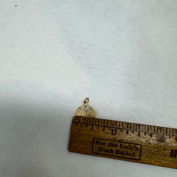 Solid 14K Yellow Gold Sand Dollar Charm Pendant - Picture 7 of 7